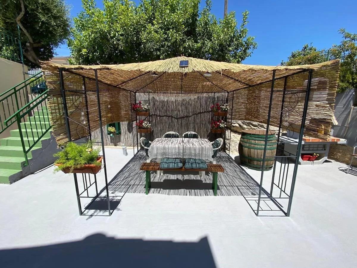 Spacious And Bright Two Bedroom Apartment With Outdoor Area Kastela Croatia