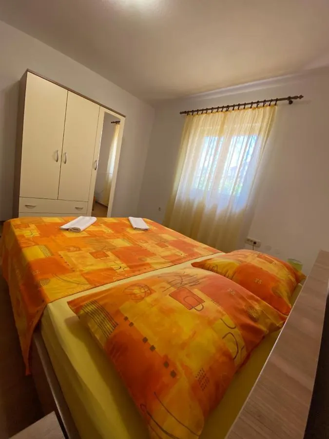 Spacious And Bright Two Bedroom Apartment With Outdoor Area Kastela Croatia