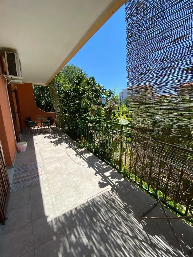 Spacious And Bright Two Bedroom Apartment With Outdoor Area Kaštela