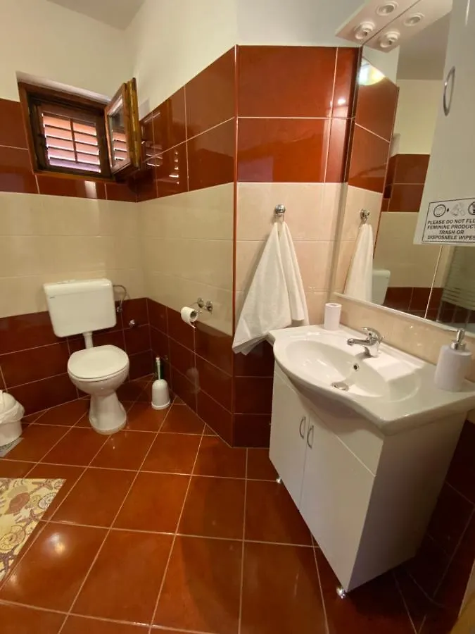 Spacious And Bright Two Bedroom Apartment With Outdoor Area Kaštela